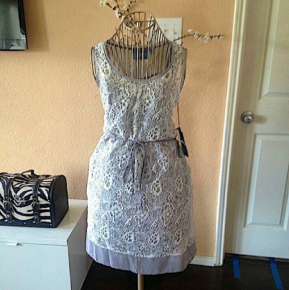 Vera Wang - Picture 3 of 4